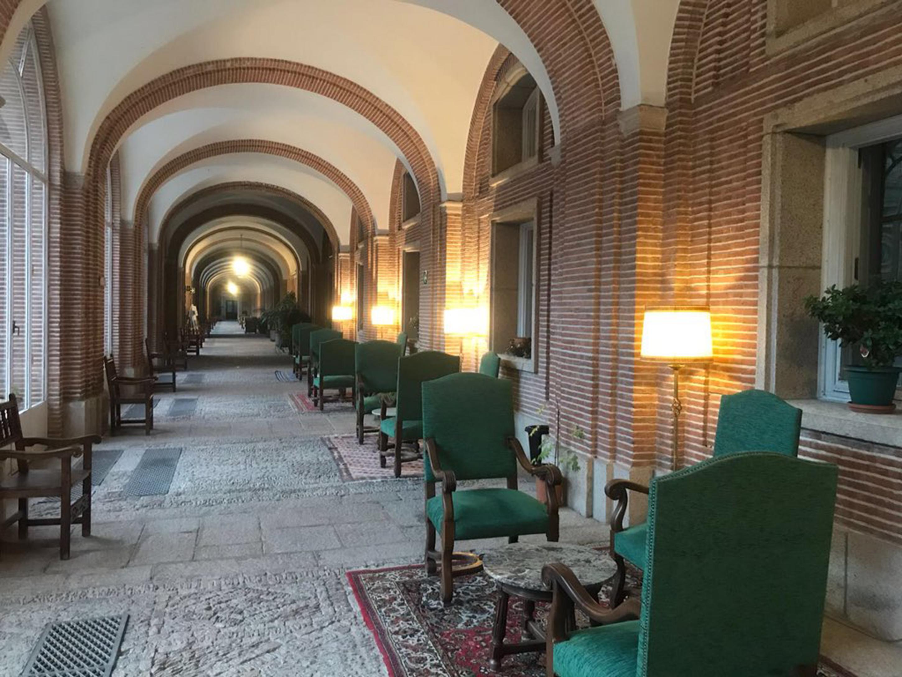 Hotel Hospederia Santa Cruz San Lorenzo de El Escorial Esterno foto