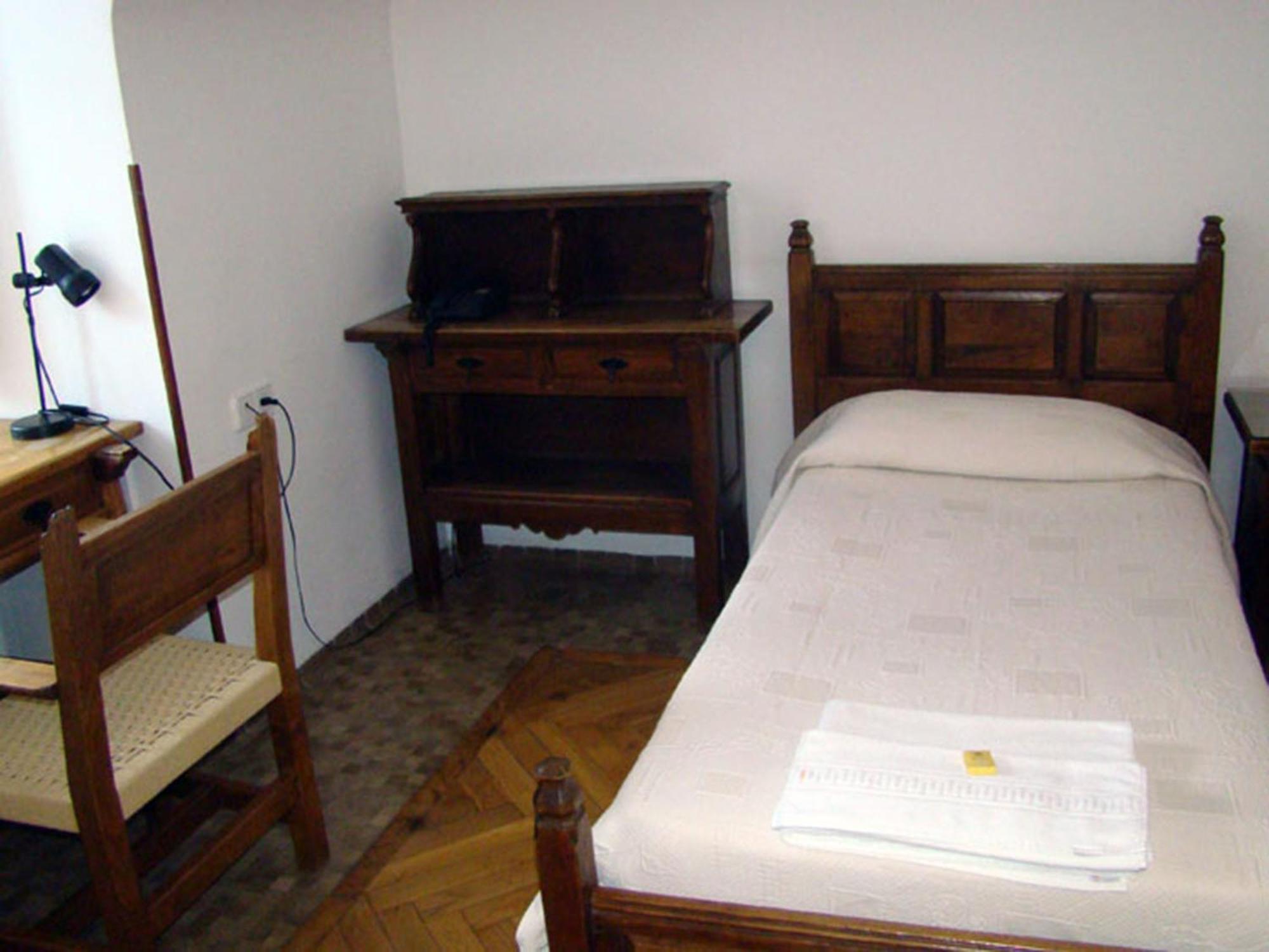 Hotel Hospederia Santa Cruz San Lorenzo de El Escorial Esterno foto