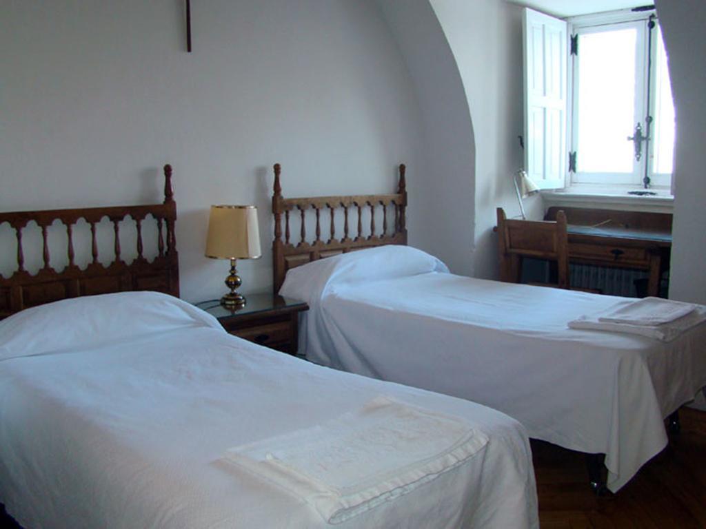 Hotel Hospederia Santa Cruz San Lorenzo de El Escorial Esterno foto