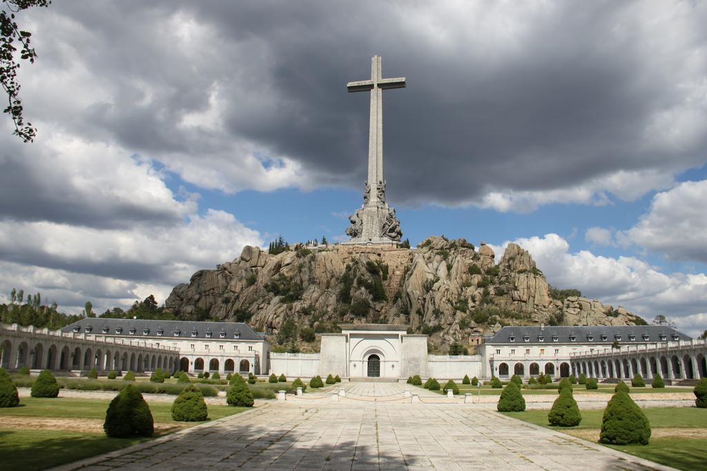 Hotel Hospederia Santa Cruz San Lorenzo de El Escorial Esterno foto